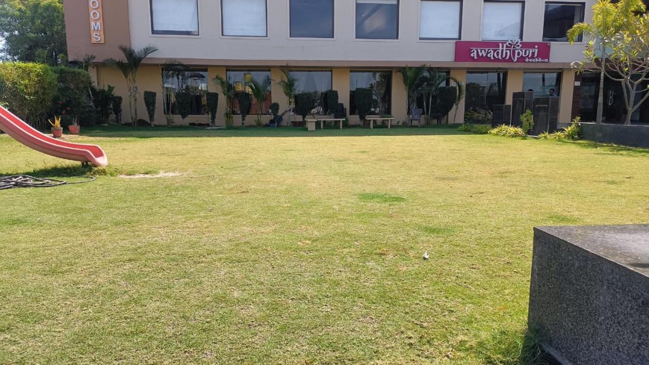Hotel Shivalik - Mehsana Mahesana Kültér fotó