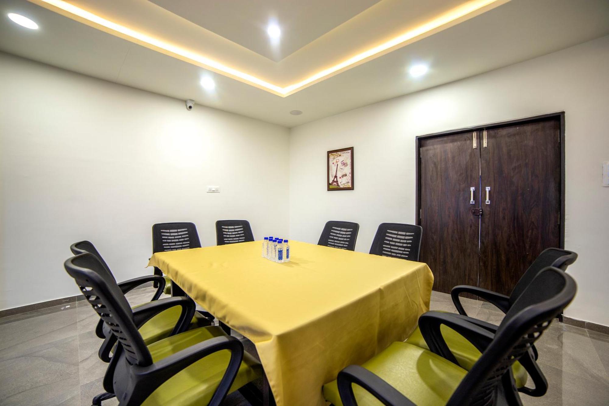 Hotel Shivalik - Mehsana Mahesana Kültér fotó