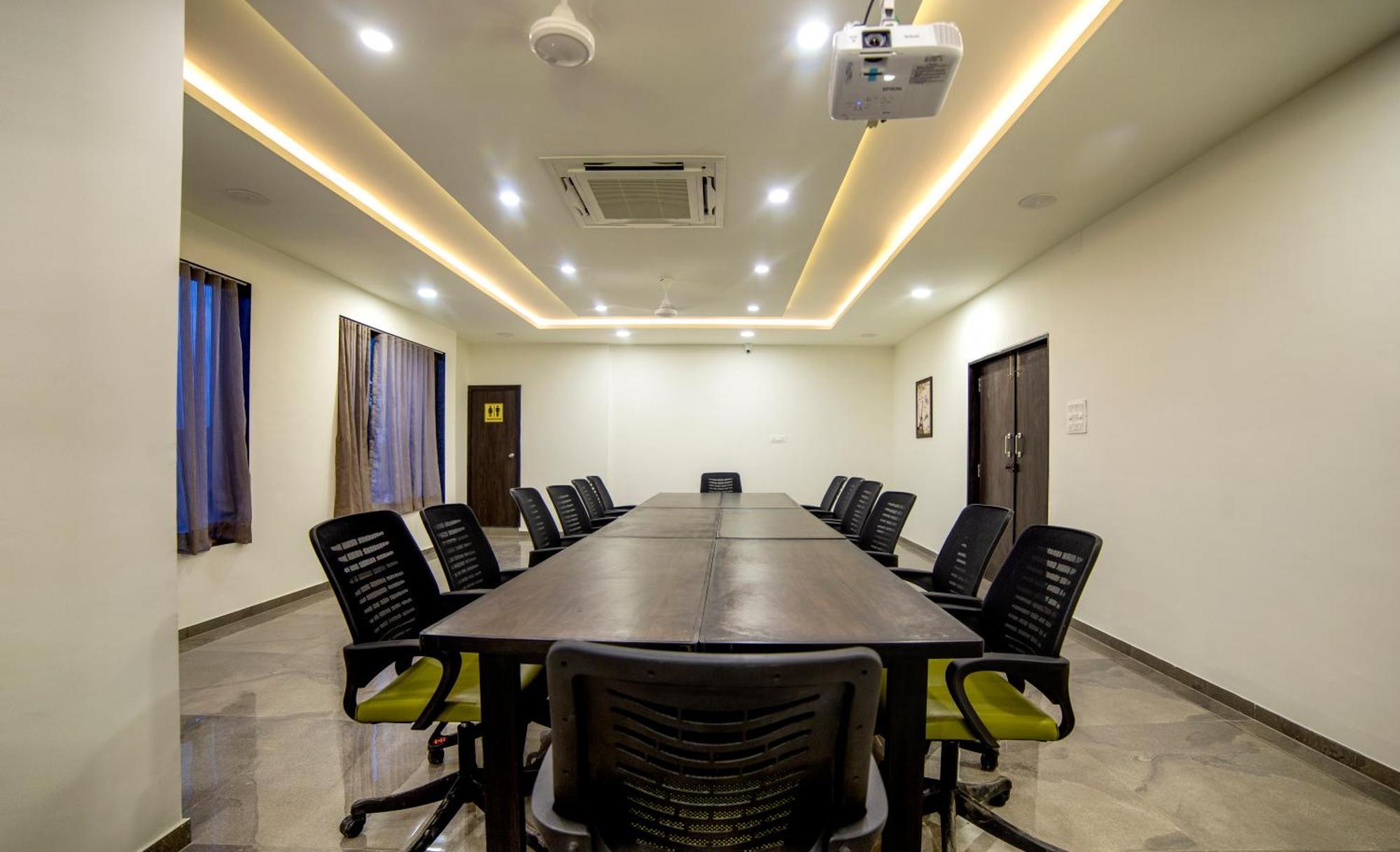 Hotel Shivalik - Mehsana Mahesana Kültér fotó