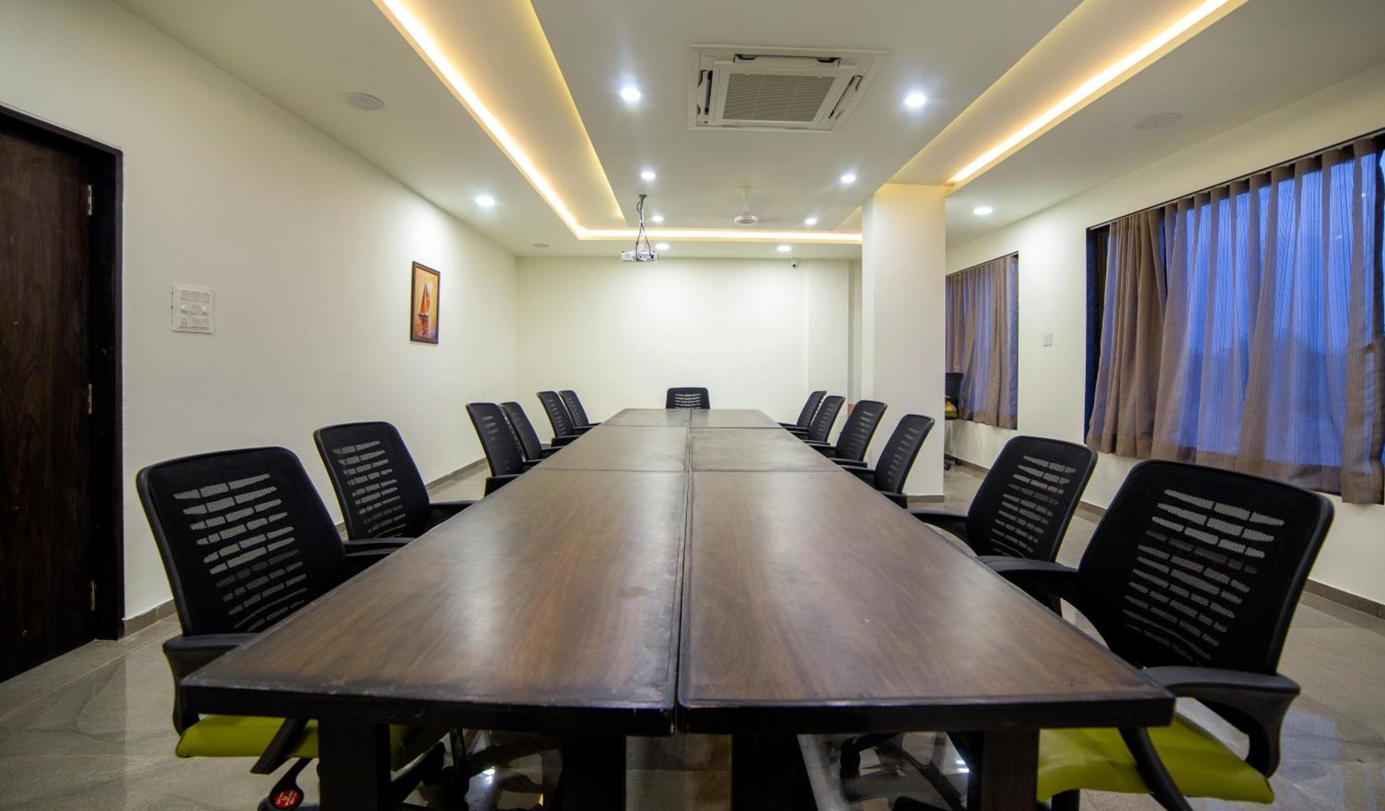 Hotel Shivalik - Mehsana Mahesana Kültér fotó