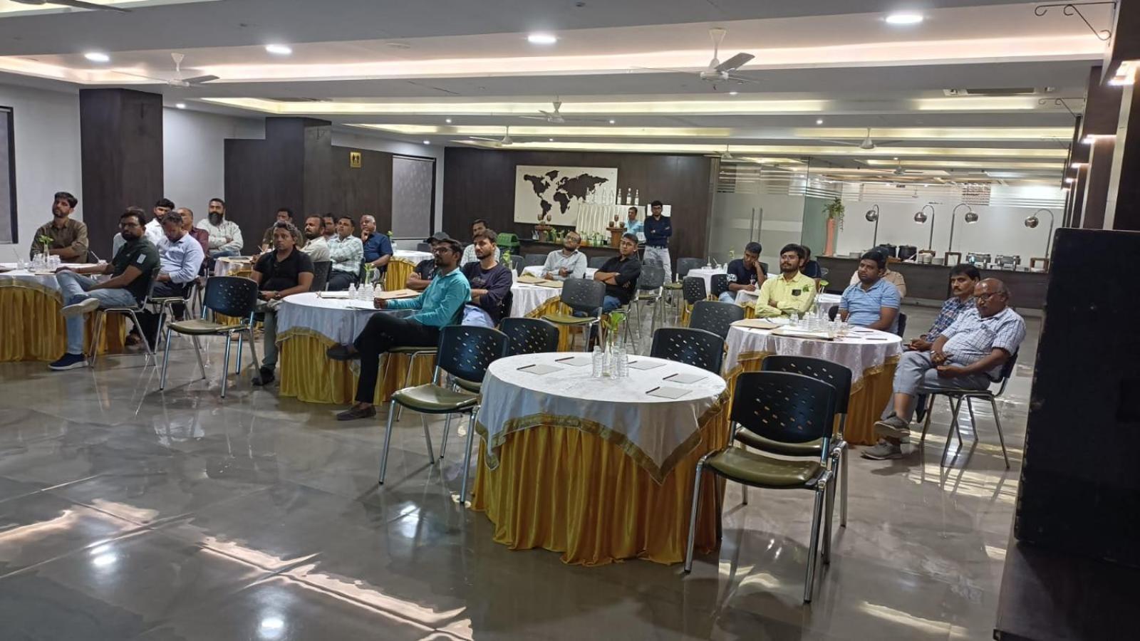 Hotel Shivalik - Mehsana Mahesana Kültér fotó