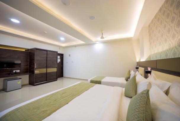 Hotel Shivalik - Mehsana Mahesana Kültér fotó