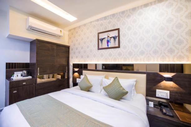 Hotel Shivalik - Mehsana Mahesana Kültér fotó